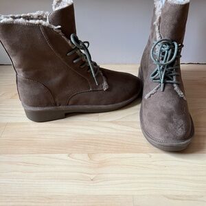 NWOT ESPIRIT Booties